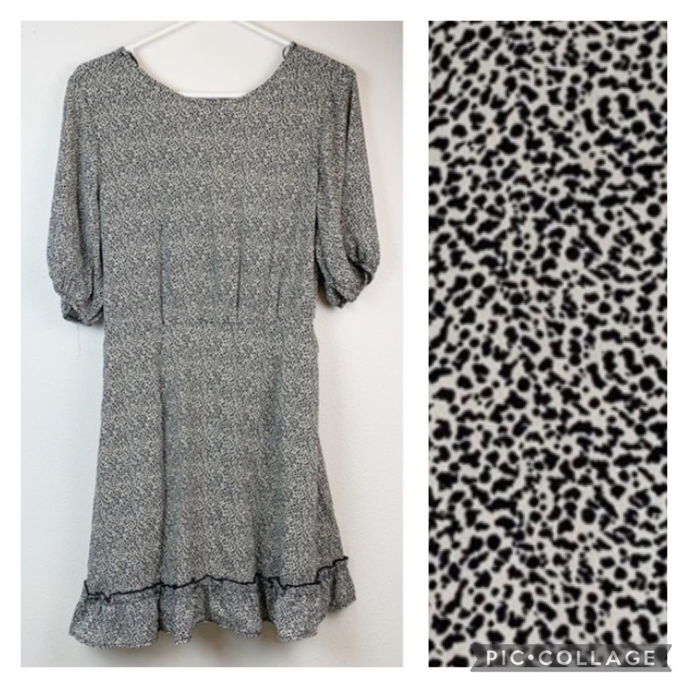 NWT Sienna Sky puff sleeve fit & flare ditsy print lined mini dress open V back